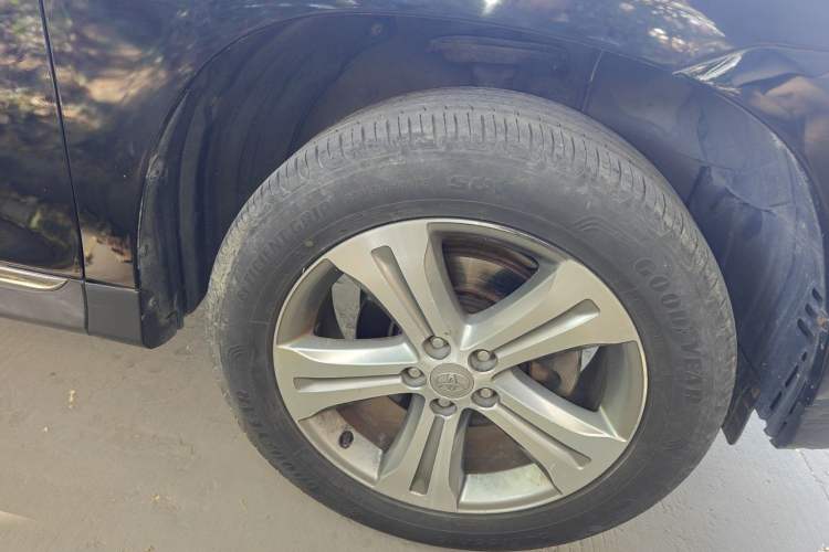 Used Toyota Highlander 2012 2.7L Two-Wheel Drive 7-Seater Luxury Edition Right Front Wheel Hub