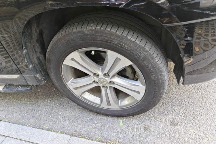 Used Toyota Highlander 2012 2.7L Two-Wheel Drive 7-Seater Luxury Edition Right Front Wheel Hub