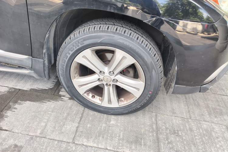Used Toyota Highlander 2012 2.7L Two-Wheel Drive 7-Seater Luxury Edition Right Front Wheel Hub