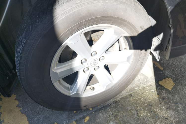Used Toyota Highlander 2012 2.7L 2WD 5-Seater Elite Edition Right Front Wheel Hub