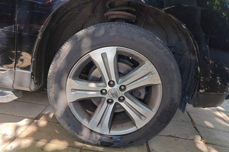 Used Toyota Highlander 2012 2.7L Two-Wheel Drive 7-Seater Luxury Edition Right Front Wheel Hub