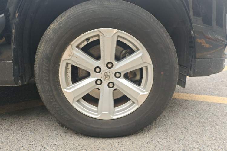 Used Toyota Highlander 2012 2.7L 2WD 5-Seater Elite Edition Right Front Wheel Hub