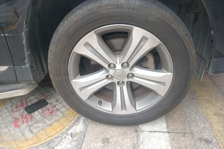 Used Toyota Highlander 2012 2.7L Two-Wheel Drive 7-Seater Luxury Edition Right Front Wheel Hub