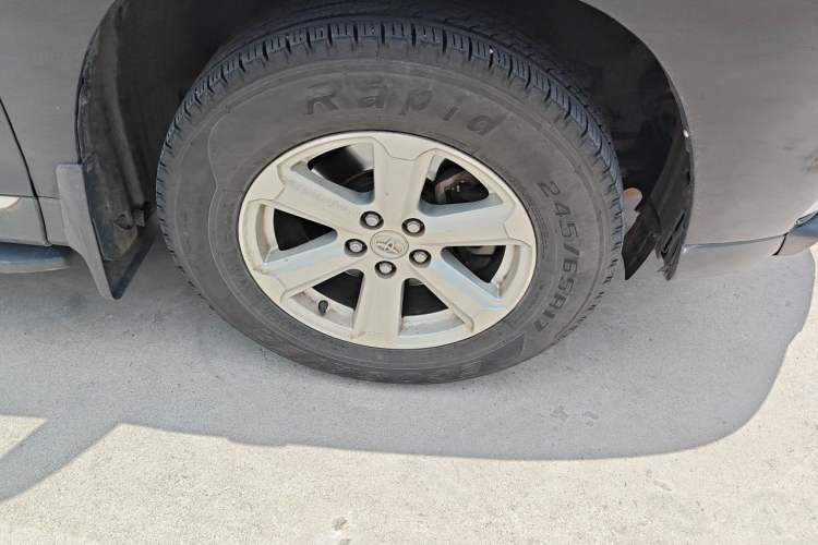 Used Toyota Highlander 2012 2.7L Two-Wheel Drive 7-Seater Luxury Edition Right Front Wheel Hub