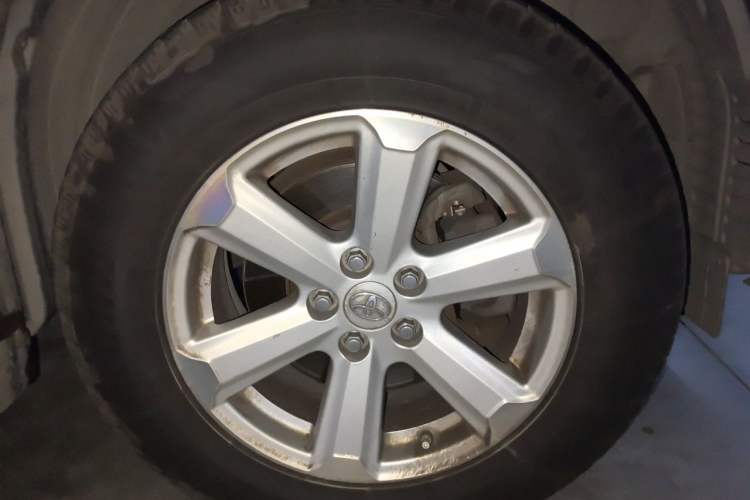 Used Toyota Highlander 2012 2.7L 2WD 5-Seater Elite Edition Right Front Wheel Hub