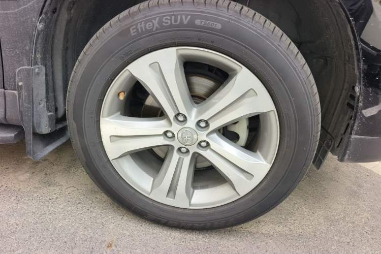 Used Toyota Highlander 2012 2.7L Two-Wheel Drive 7-Seater Luxury Navigation Edition Right Front Wheel Hub
