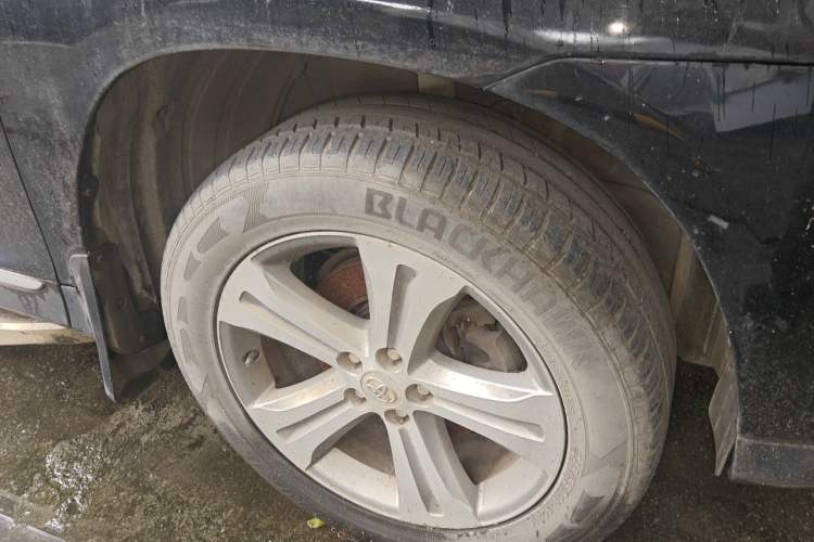 Used Toyota Highlander 2012 2.7L Two-Wheel Drive 5-Seater Sport Edition Right Front Wheel Hub