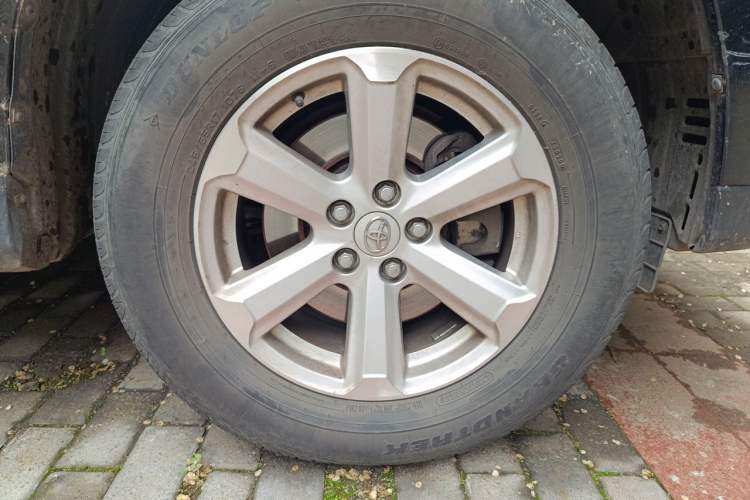 Used Toyota Highlander 2012 2.7L 2WD 5-Seater Elite Edition Right Front Wheel Hub