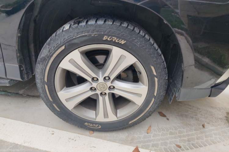 Used Toyota Highlander 2012 2.7L Two-Wheel Drive 5-Seater Sport Edition Right Front Wheel Hub
