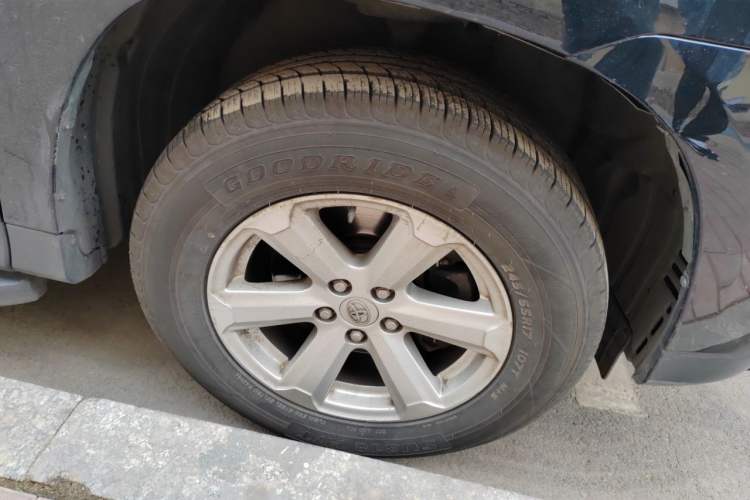 Used Toyota Highlander 2012 3.5L 4x4 7-Seater Elite Edition Right Front Wheel Hub