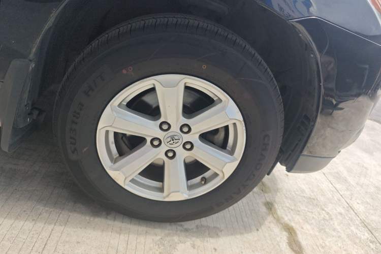 Used Toyota Highlander 2012 2.7L Two-Wheel Drive 7-Seater Elite Edition Right Front Wheel Hub