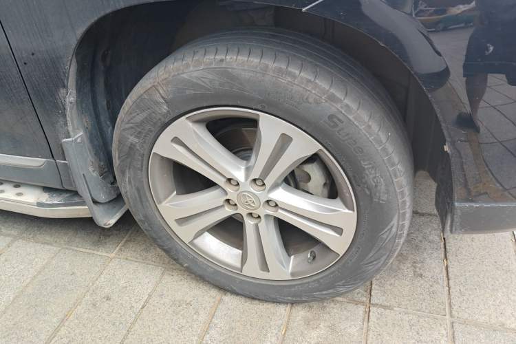 Used Toyota Highlander 2012 2.7L Two-Wheel Drive 5-Seater Sport Edition Right Front Wheel Hub