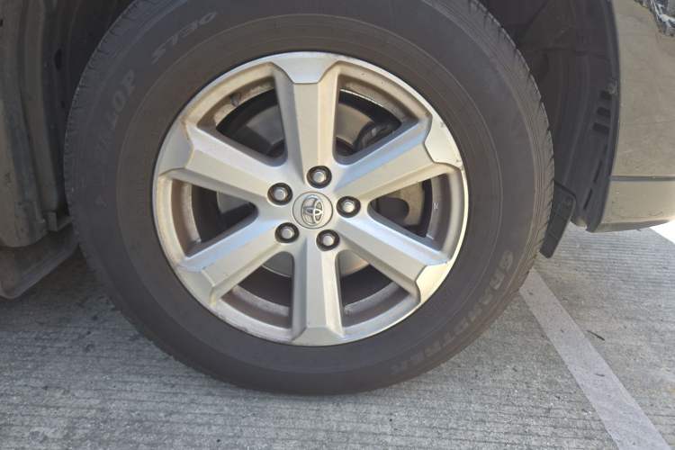 Used Toyota Highlander 2012 2.7L 2WD 5-Seater Elite Edition Right Front Wheel Hub