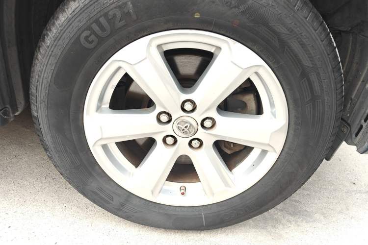 Used Toyota Highlander 2012 2.7L 2WD 5-Seater Elite Edition Right Front Wheel Hub