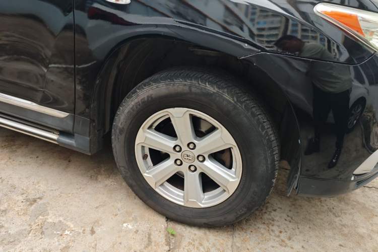 Used Toyota Highlander 2012 2.7L Two-Wheel Drive 7-Seater Elite Edition Right Front Wheel Hub