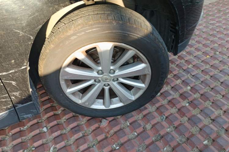 Used Toyota Highlander 2012 3.5L 4x4 7-Seater Luxury Edition Right Front Wheel Hub