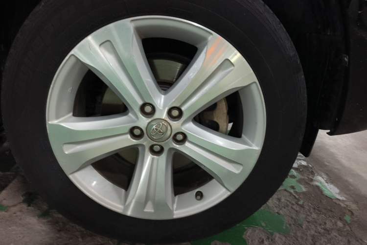 Used Toyota Highlander 2012 3.5L 4x4 7-Seater Ultimate Edition Right Front Wheel Hub