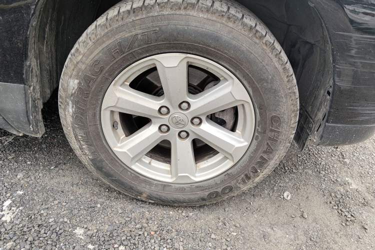 Used Toyota Highlander 2012 2.7L Two-Wheel Drive 7-Seater Elite Edition Right Front Wheel Hub