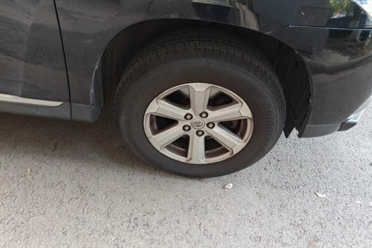 Used Toyota Highlander 2012 2.7L 2WD 5-Seater Elite Edition Right Front Wheel Hub