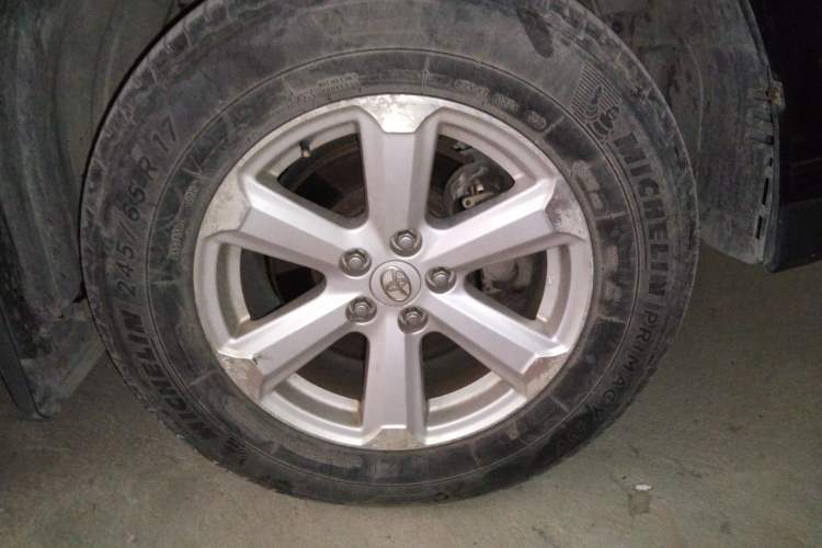 Used Toyota Highlander 2012 2.7L 2WD 5-Seater Elite Edition Right Front Wheel Hub