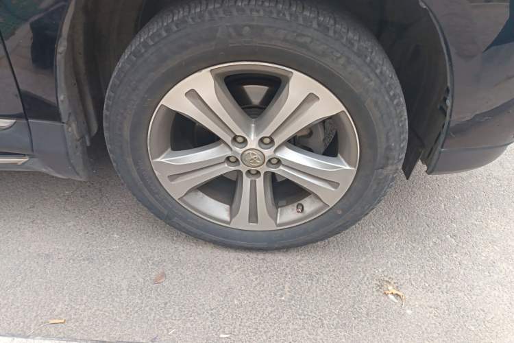 Used Toyota Highlander 2012 2.7L Two-Wheel Drive 7-Seater Luxury Edition Right Front Wheel Hub