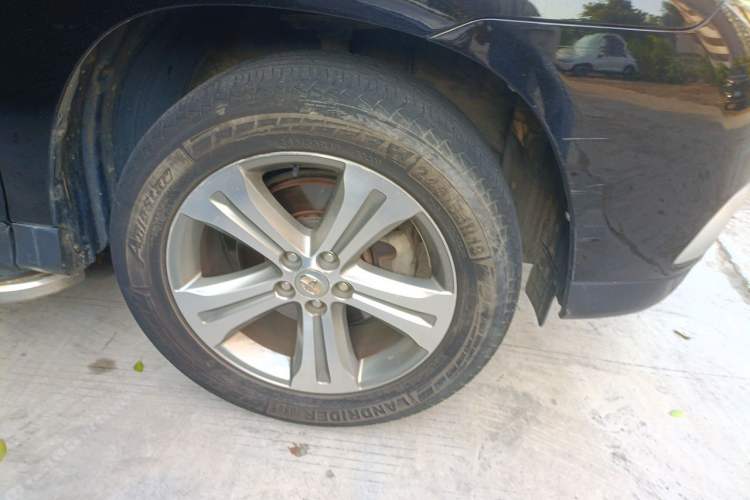 Used Toyota Highlander 2012 2.7L Two-Wheel Drive 7-Seater Luxury Edition Right Front Wheel Hub