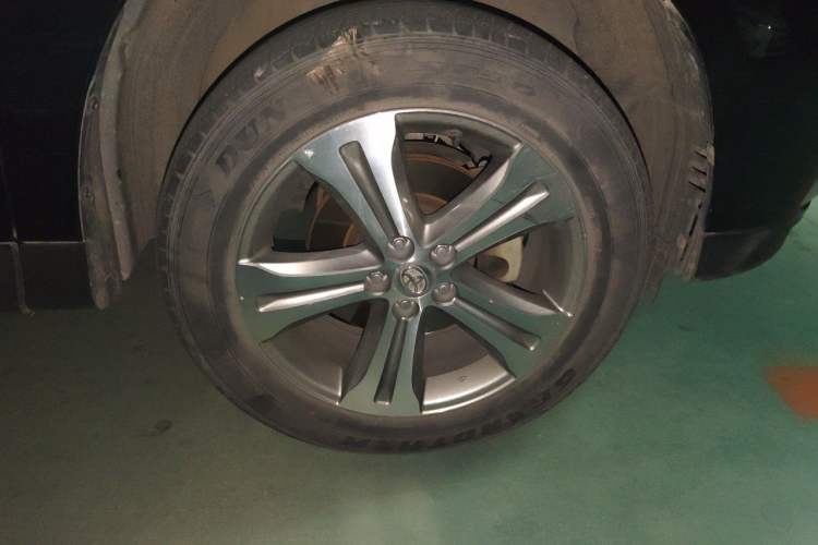 Used Toyota Highlander 2012 2.7L Two-Wheel Drive 7-Seater Luxury Edition Right Front Wheel Hub