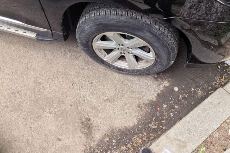 Used Toyota Highlander 2012 2.7L Two-Wheel Drive 7-Seater Elite Edition Right Front Wheel Hub