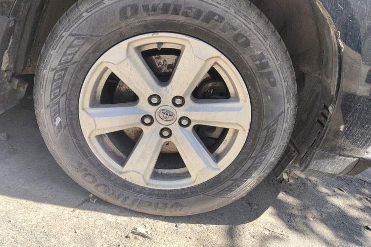 Used Toyota Highlander 2012 2.7L 2WD 5-Seater Elite Edition Right Front Wheel Hub