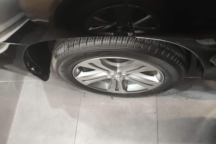 Used Toyota Highlander 2012 2.7L Two-Wheel Drive 7-Seater Luxury Edition Right Rear Wheel Hub