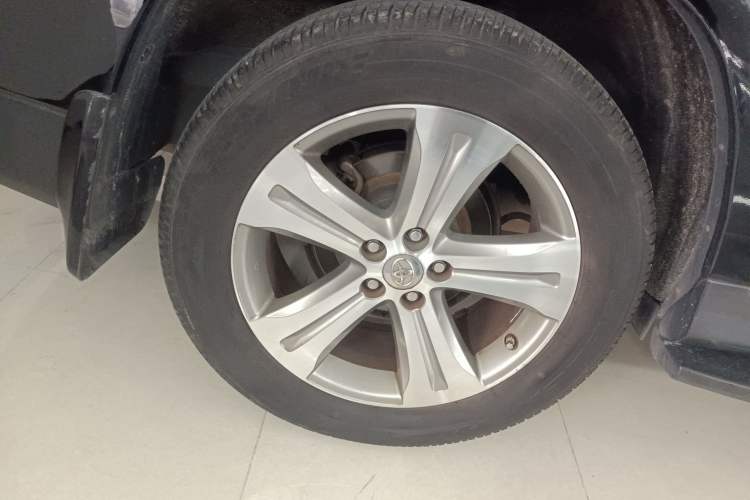 Used Toyota Highlander 2012 2.7L Two-Wheel Drive 7-Seater Luxury Edition Right Rear Wheel Hub