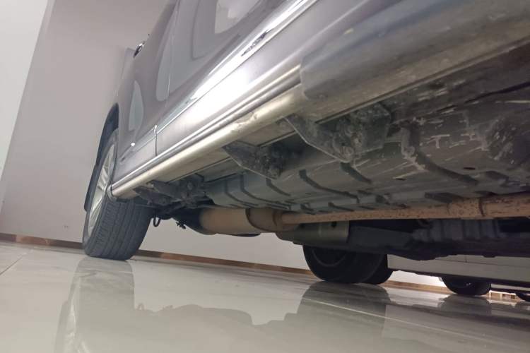 Used Toyota Highlander 2012 2.7L Two-Wheel Drive 7-Seater Luxury Edition Right Side Sill