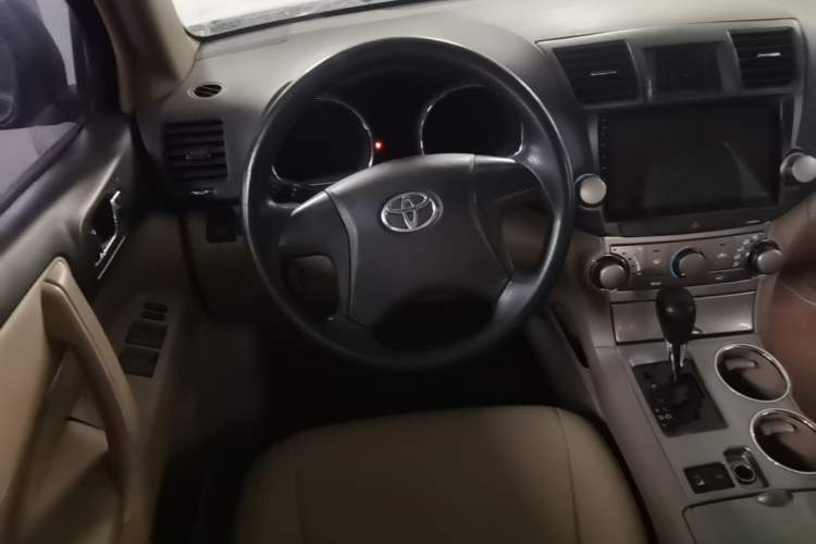 Used Toyota Highlander 2012 3.5L 4x4 7-Seater Elite Edition Steering Wheel