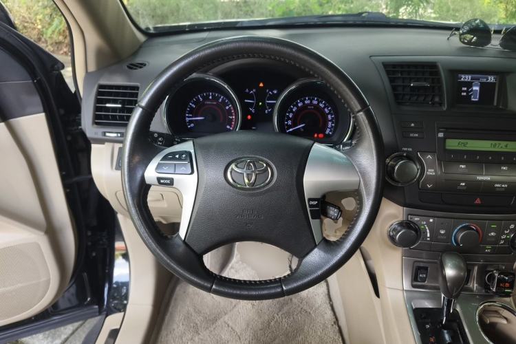 Used Toyota Highlander 2012 2.7L Two-Wheel Drive 5-Seater Sport Edition Steering Wheel