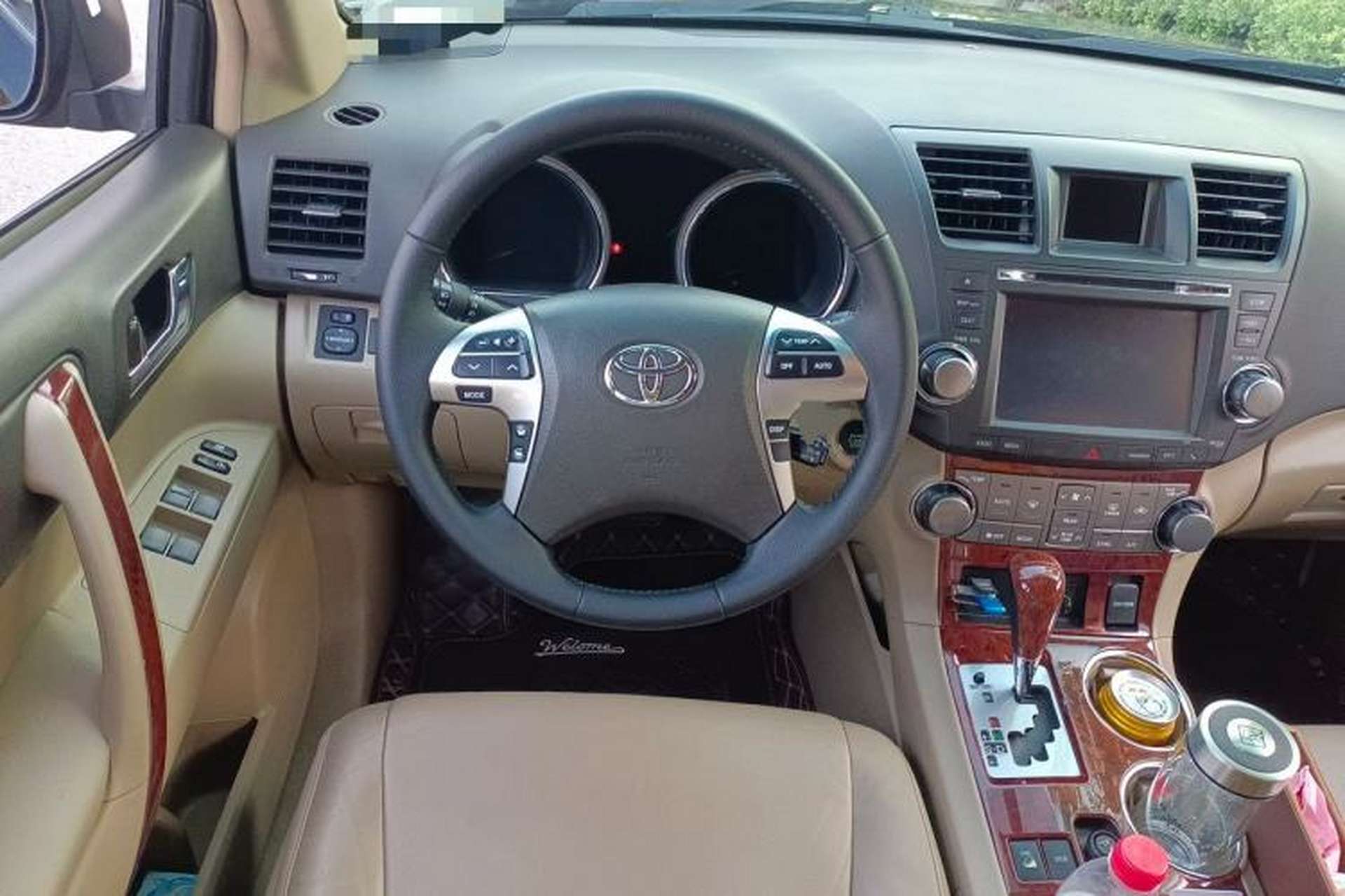 Used Toyota Highlander 2012 3.5L 4x4 7-Seater Ultimate Edition Steering Wheel