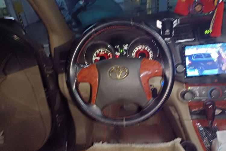 Used Toyota Highlander 2012 2.7L Two-Wheel Drive 7-Seater Elite Edition Steering Wheel