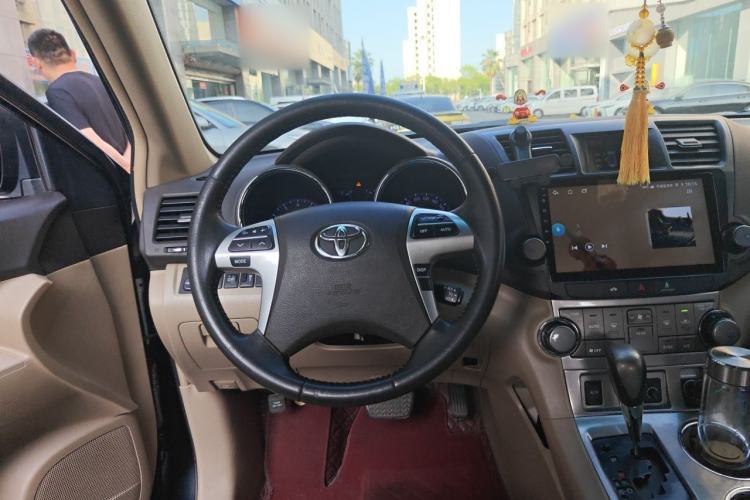 Used Toyota Highlander 2012 2.7L Two-Wheel Drive 7-Seater Luxury Edition Steering Wheel
