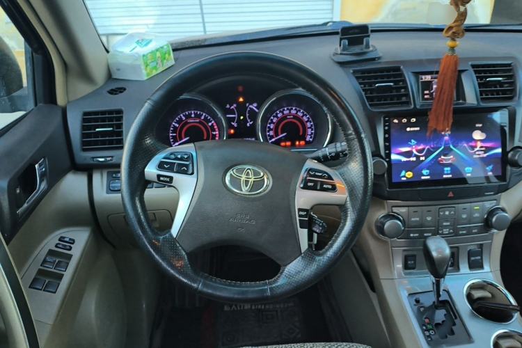 Used Toyota Highlander 2012 2.7L Two-Wheel Drive 7-Seater Luxury Edition Steering Wheel