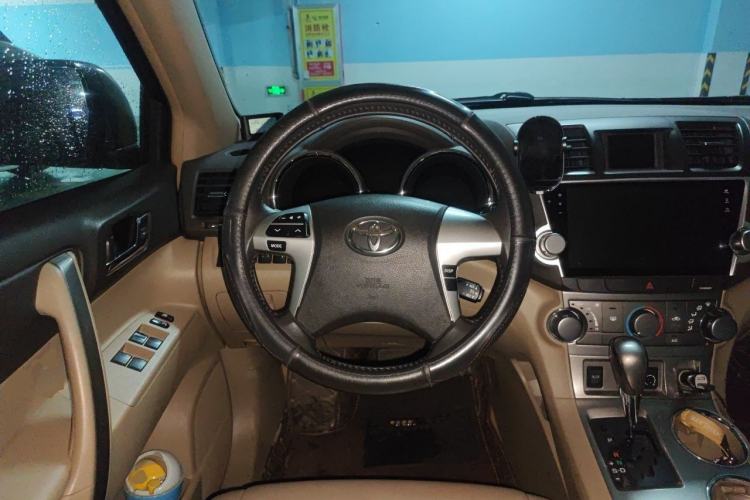 Used Toyota Highlander 2012 2.7L Two-Wheel Drive 5-Seater Sport Edition Steering Wheel