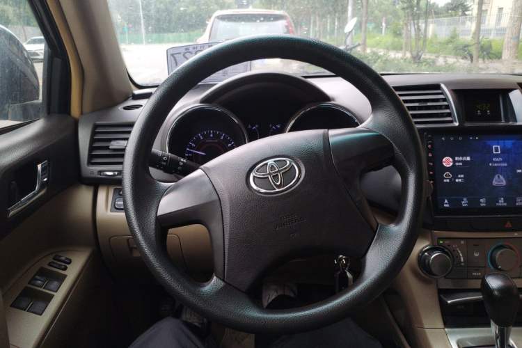 Used Toyota Highlander 2012 3.5L 4x4 7-Seater Elite Edition Steering Wheel