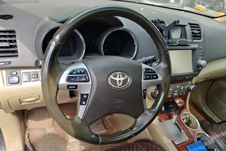 Used Toyota Highlander 2012 2.7L Two-Wheel Drive 7-Seater Luxury Edition Steering Wheel