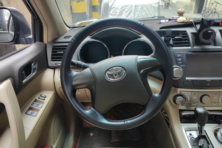 Used Toyota Highlander 2012 2.7L Two-Wheel Drive 7-Seater Elite Edition Steering Wheel