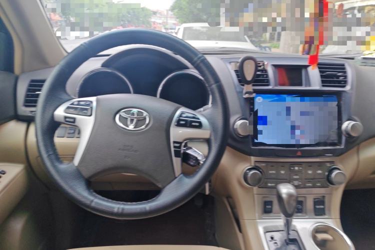 Used Toyota Highlander 2012 2.7L Two-Wheel Drive 7-Seater Luxury Edition Steering Wheel