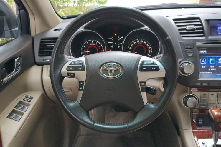 Used Toyota Highlander 2012 3.5L 4x4 7-Seater Ultimate Edition Steering Wheel