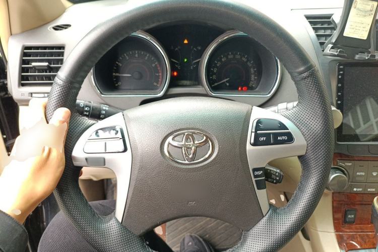 Used Toyota Highlander 2012 2.7L Two-Wheel Drive 7-Seater Luxury Edition Steering Wheel