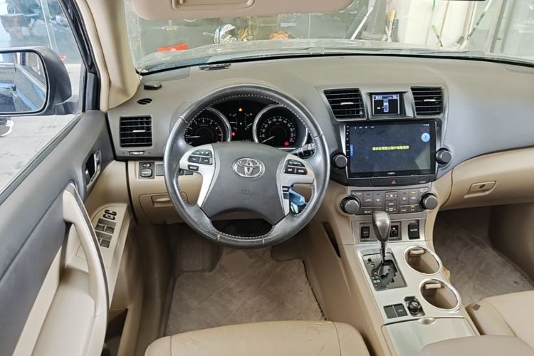 Used Toyota Highlander 2012 2.7L Two-Wheel Drive 7-Seater Luxury Edition Steering Wheel