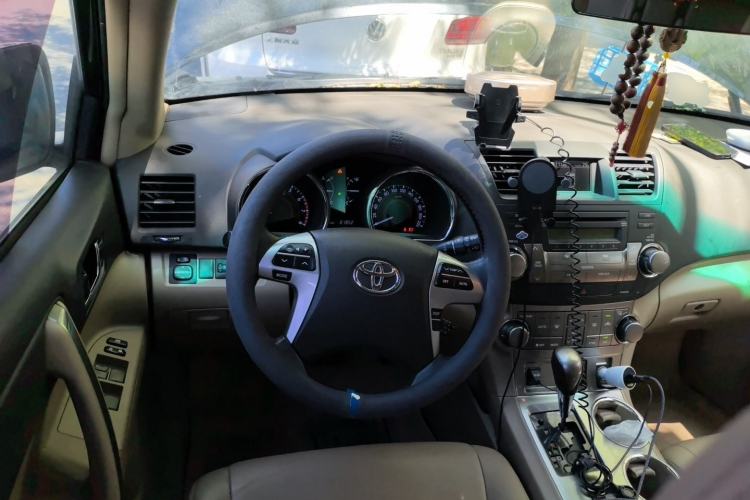 Used Toyota Highlander 2012 2.7L Two-Wheel Drive 7-Seater Luxury Edition Steering Wheel