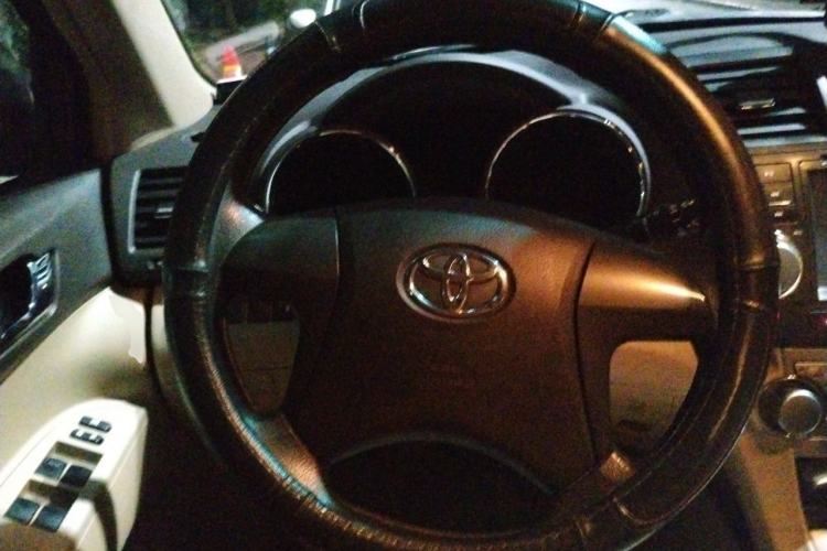 Used Toyota Highlander 2012 2.7L Two-Wheel Drive 7-Seater Elite Edition Steering Wheel