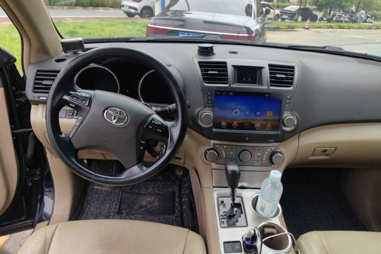 Used Toyota Highlander 2012 2.7L Two-Wheel Drive 7-Seater Elite Edition Steering Wheel