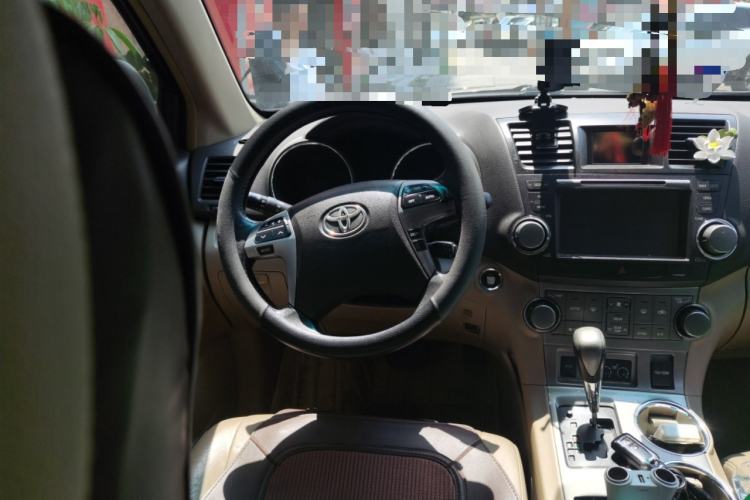 Used Toyota Highlander 2012 2.7L Two-Wheel Drive 7-Seater Luxury Edition Steering Wheel